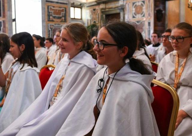 Lev XIV. audiencia ministranti Francuzsko