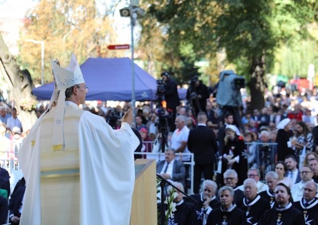 �a�t�n, n�rodn� p��, biskup, Trstensk�