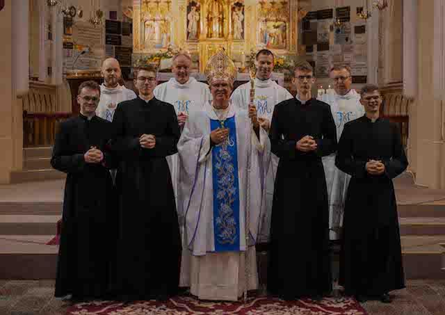 Levo�a, p��, povolania, biskup, obliek�a