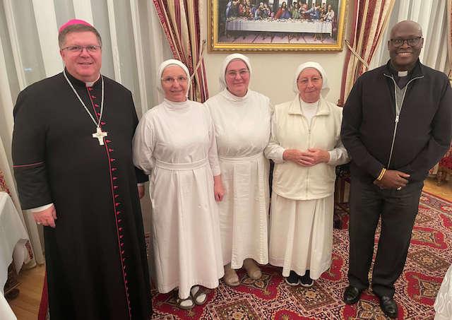 Ro��ava, biskup, Mbinda