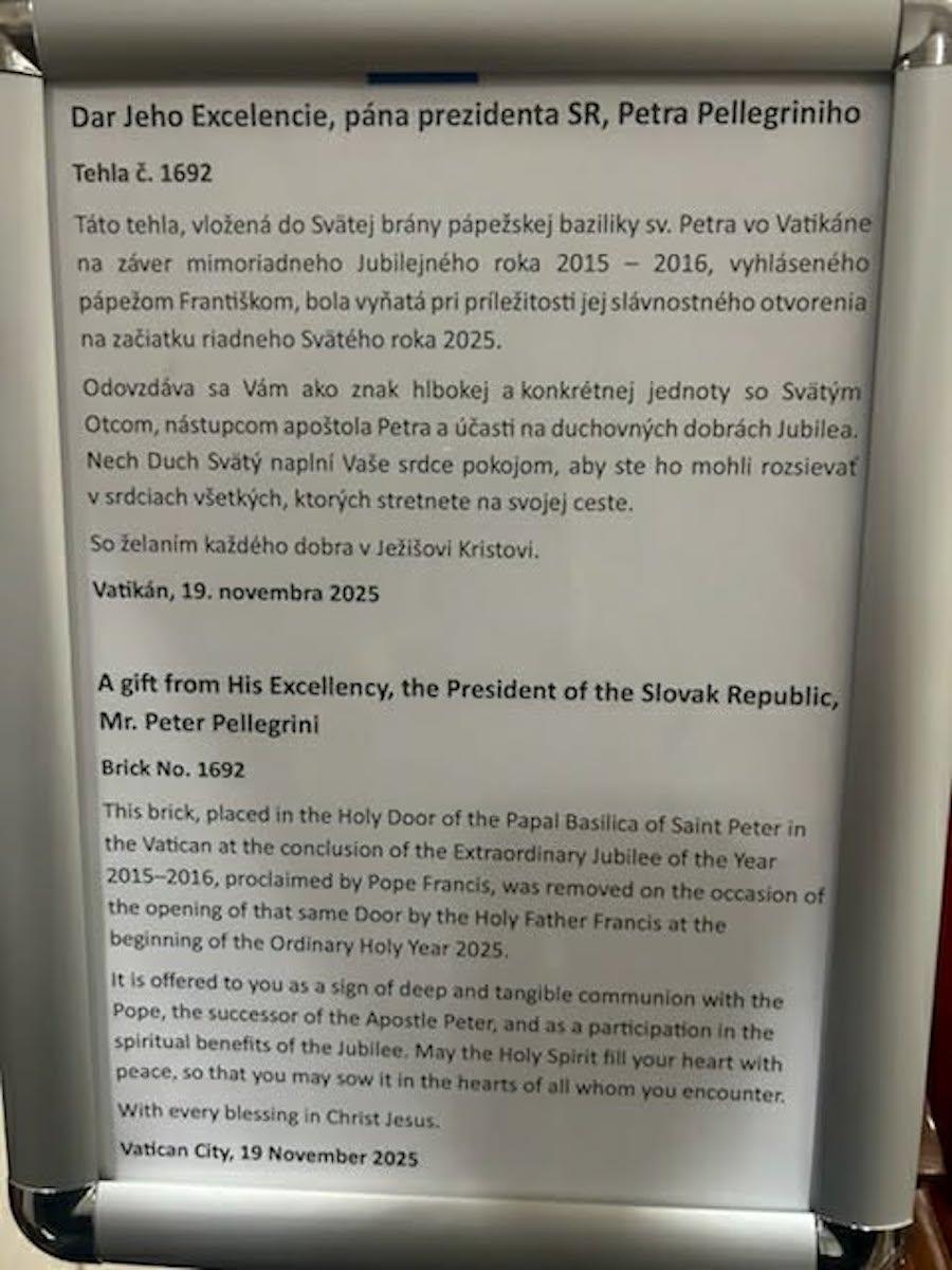 Bratislava, katedrala, tehla, svätá brána, popis