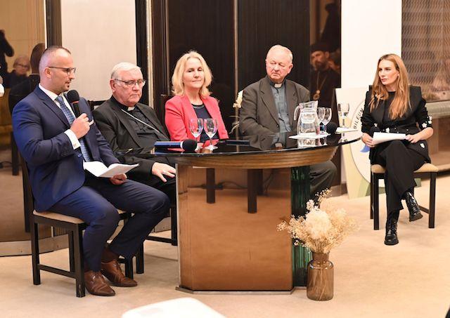 Bratislava, konferencia, diskusia